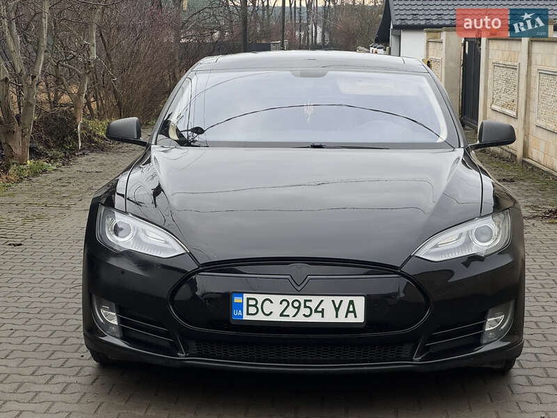 Лифтбек Tesla Model S 2014 в Львове