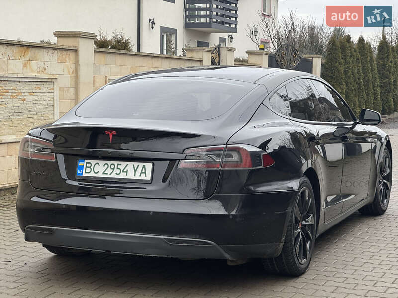 Лифтбек Tesla Model S 2014 в Львове