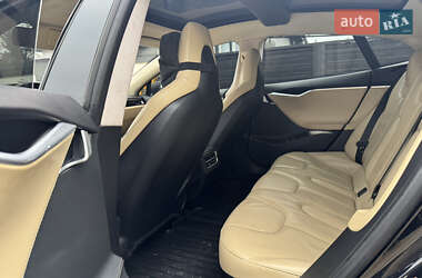 Лифтбек Tesla Model S 2014 в Львове