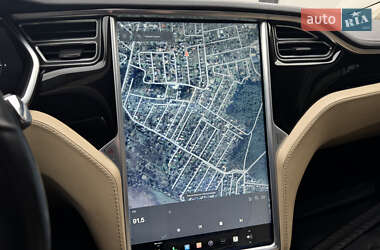 Лифтбек Tesla Model S 2014 в Львове