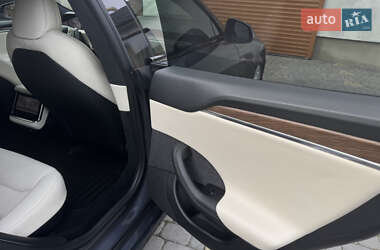 Лифтбек Tesla Model S 2022 в Коломые