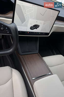 Лифтбек Tesla Model S 2022 в Коломые