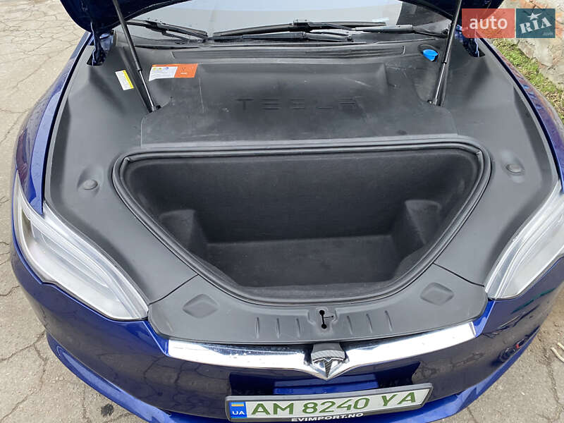 Лифтбек Tesla Model S 2016 в Житомире фото 9 Лифтбек Tesla Model S 2016 в Житомире