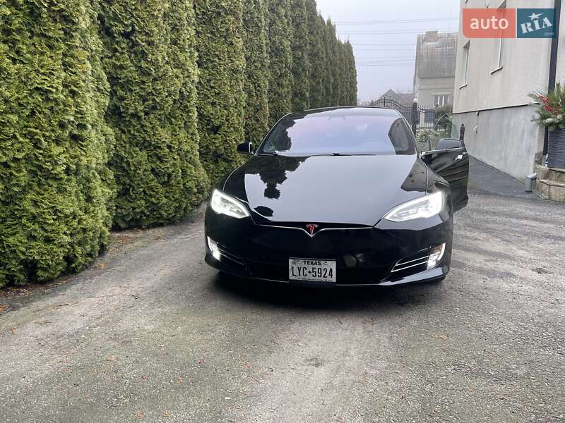 Лифтбек Tesla Model S 2019 в Ровно