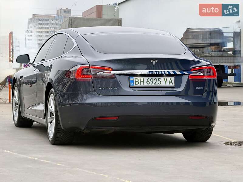 Лифтбек Tesla Model S 2017 в Одессе