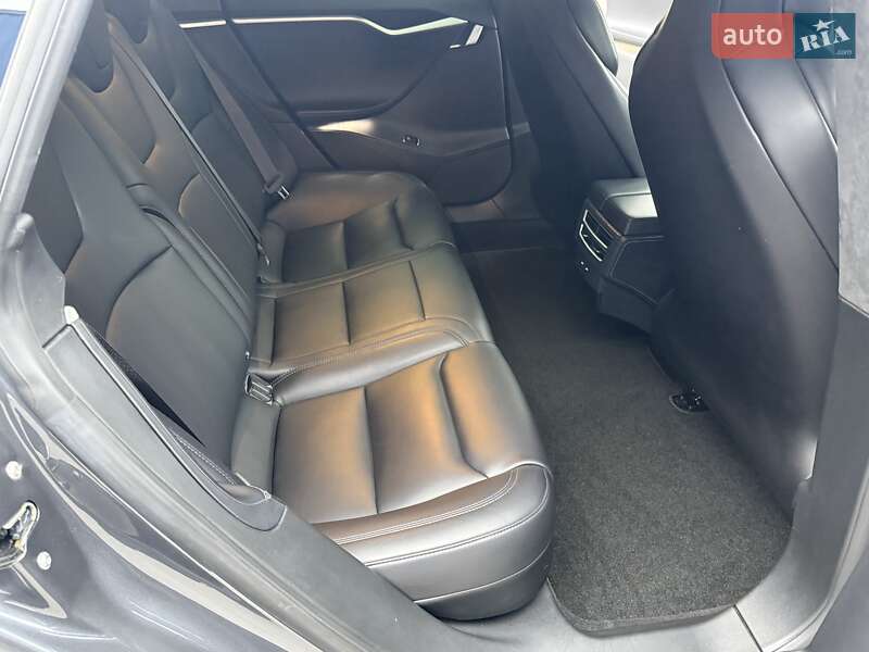 Лифтбек Tesla Model S 2017 в Одессе