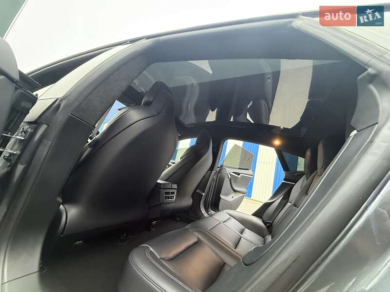 Лифтбек Tesla Model S 2017 в Одессе