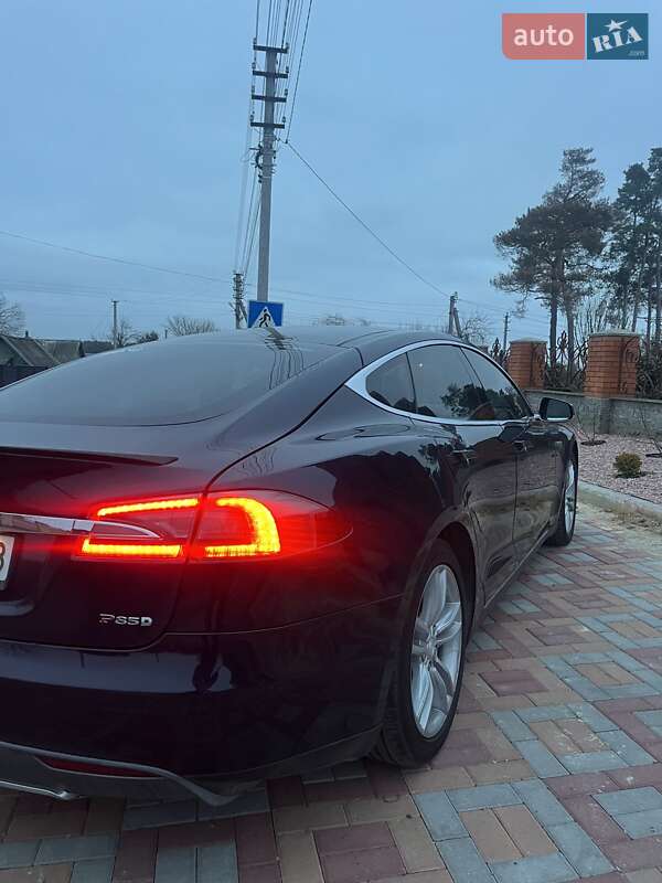 Ліфтбек Tesla Model S 2013 в Житомирі