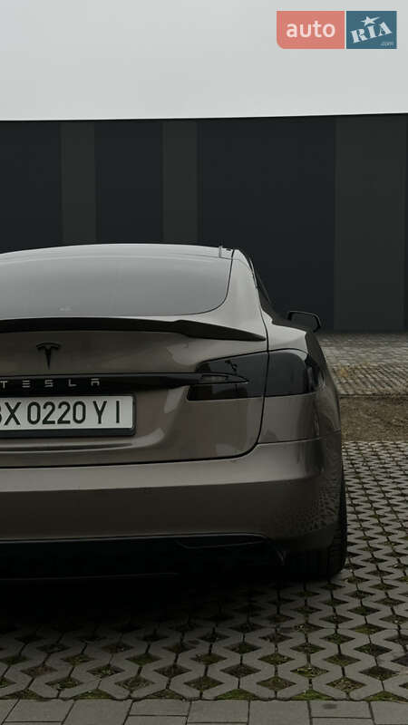 Лифтбек Tesla Model S 2016 в Хмельницком фото 6 Лифтбек Tesla Model S 2016 в Хмельницком
