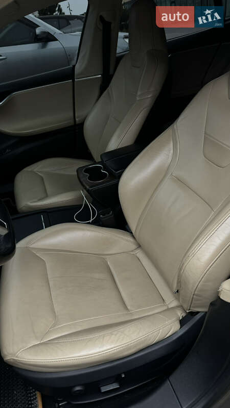 Лифтбек Tesla Model S 2016 в Хмельницком фото 13 Лифтбек Tesla Model S 2016 в Хмельницком