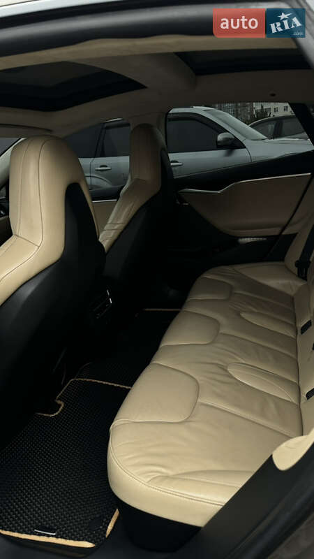 Лифтбек Tesla Model S 2016 в Хмельницком фото 12 Лифтбек Tesla Model S 2016 в Хмельницком