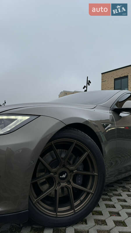 Лифтбек Tesla Model S 2016 в Хмельницком фото 21 Лифтбек Tesla Model S 2016 в Хмельницком