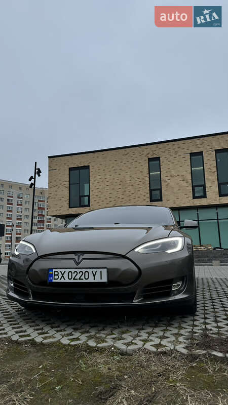 Лифтбек Tesla Model S 2016 в Хмельницком фото 25 Лифтбек Tesla Model S 2016 в Хмельницком