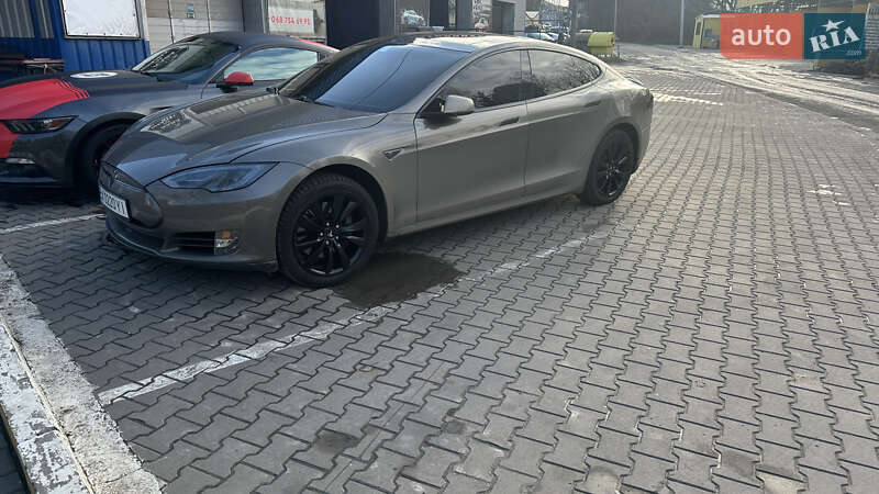 Лифтбек Tesla Model S 2016 в Хмельницком фото 32 Лифтбек Tesla Model S 2016 в Хмельницком