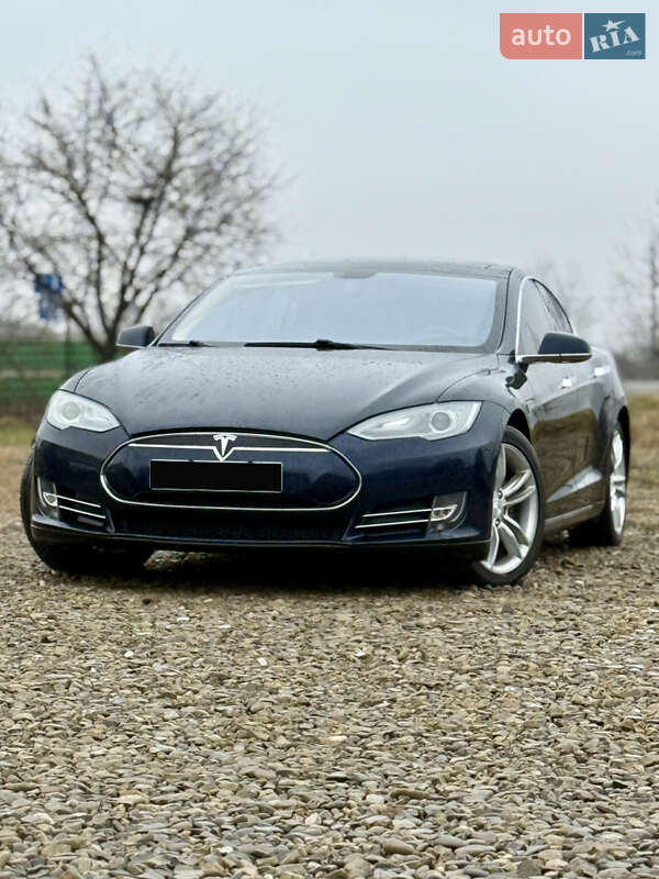 Лифтбек Tesla Model S 2013 в Коломые