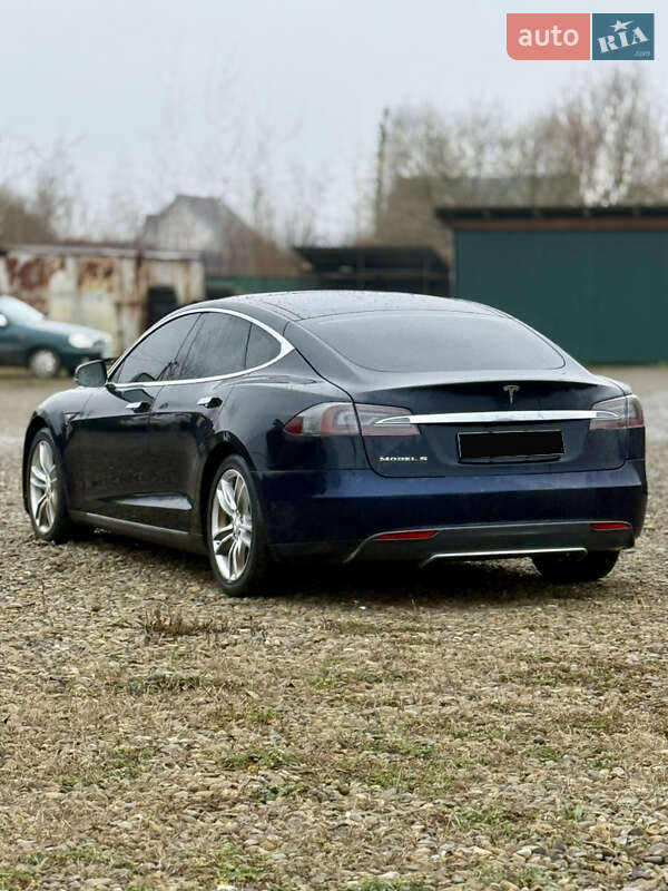Лифтбек Tesla Model S 2013 в Коломые