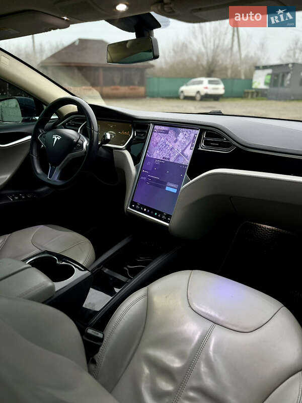 Лифтбек Tesla Model S 2013 в Коломые