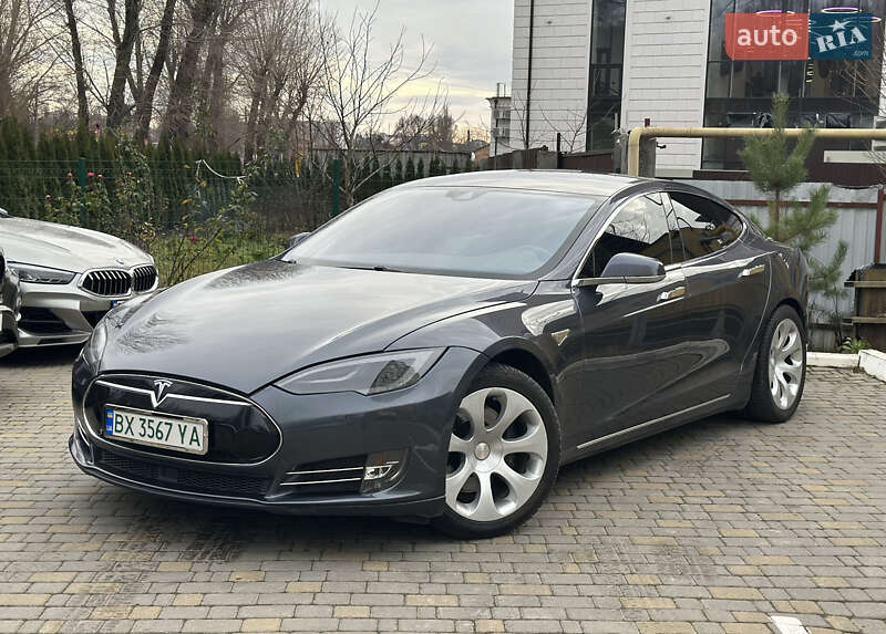 Лифтбек Tesla Model S 2014 в Хмельницком фото Лифтбек Tesla Model S 2014 в Хмельницком