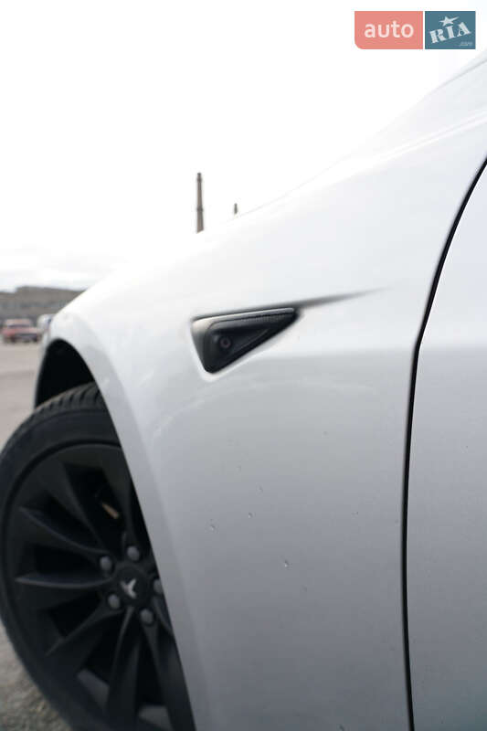 Лифтбек Tesla Model S 2018 в Днепре