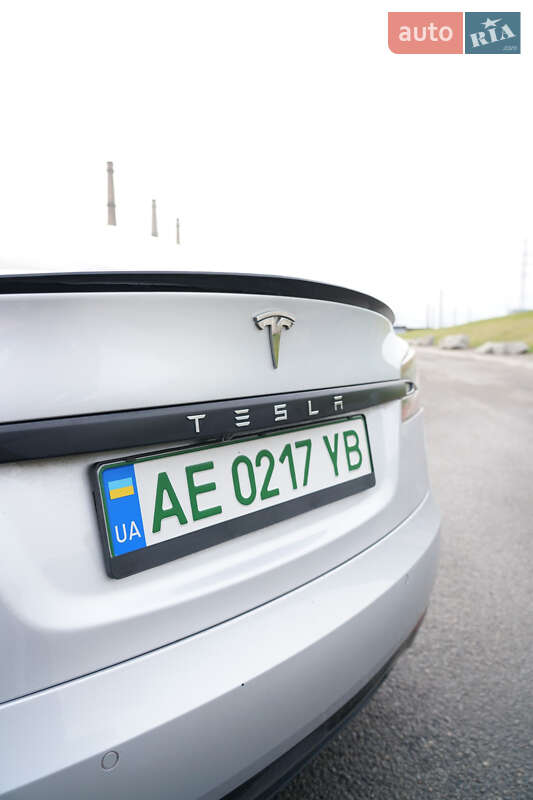 Лифтбек Tesla Model S 2018 в Днепре