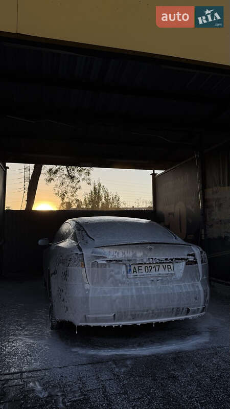 Лифтбек Tesla Model S 2018 в Днепре