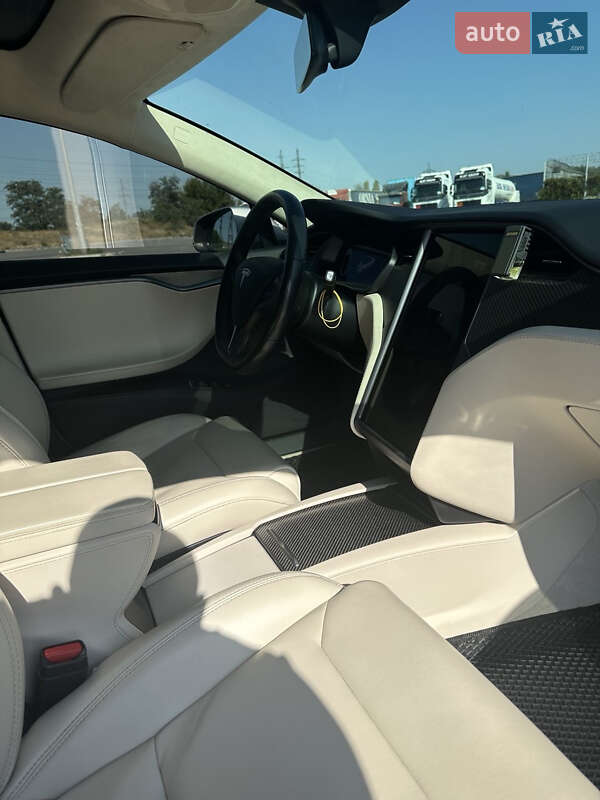 Лифтбек Tesla Model S 2018 в Днепре