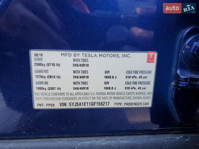 Лифтбек Tesla Model S 2016 в Ивано-Франковске