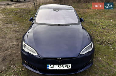 Лифтбек Tesla Model S 2016 в Киеве