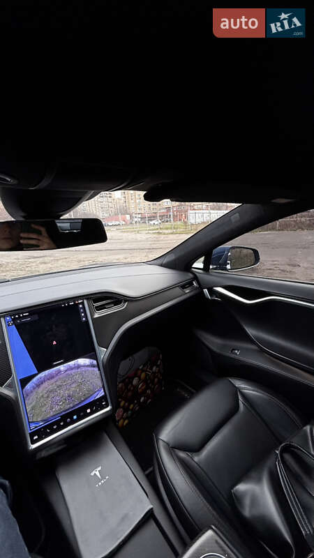 Лифтбек Tesla Model S 2016 в Киеве