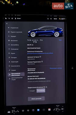 Лифтбек Tesla Model S 2016 в Киеве