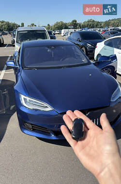 Лифтбек Tesla Model S 2016 в Киеве