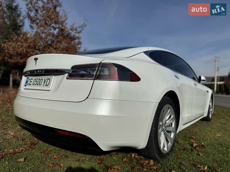 Ліфтбек Tesla Model S 2018 в Чернівцях