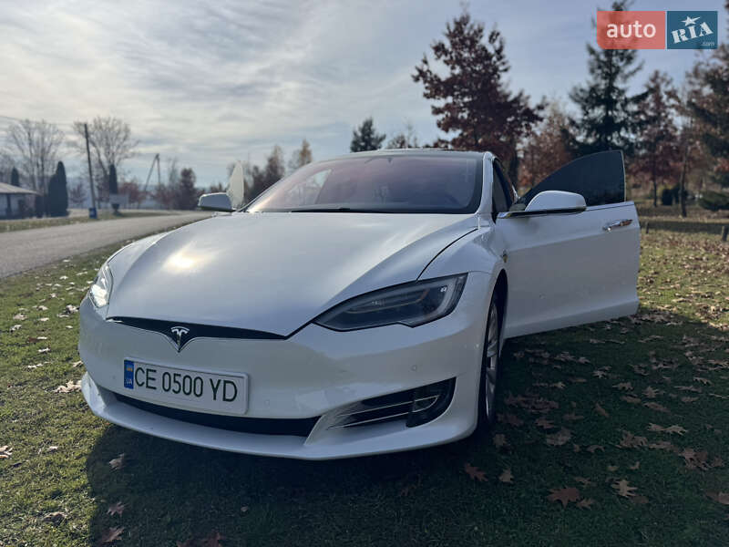 Ліфтбек Tesla Model S 2018 в Чернівцях