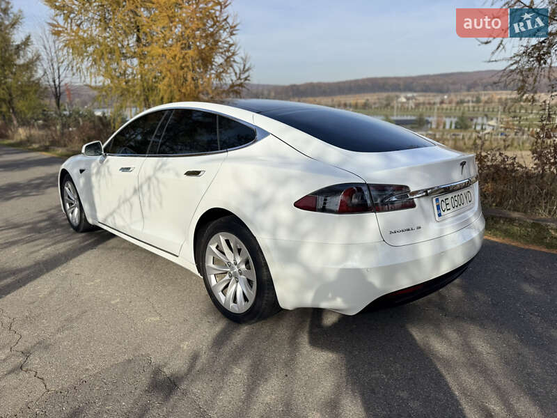 Ліфтбек Tesla Model S 2018 в Чернівцях