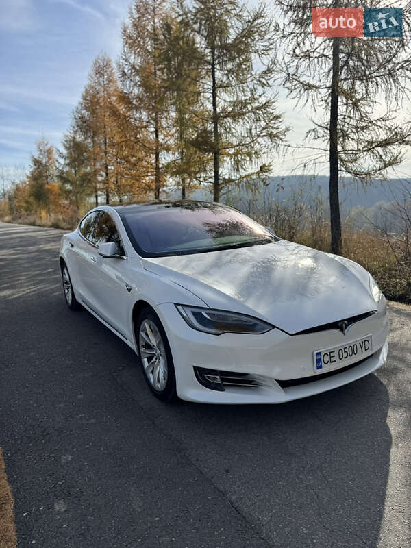 Ліфтбек Tesla Model S 2018 в Чернівцях