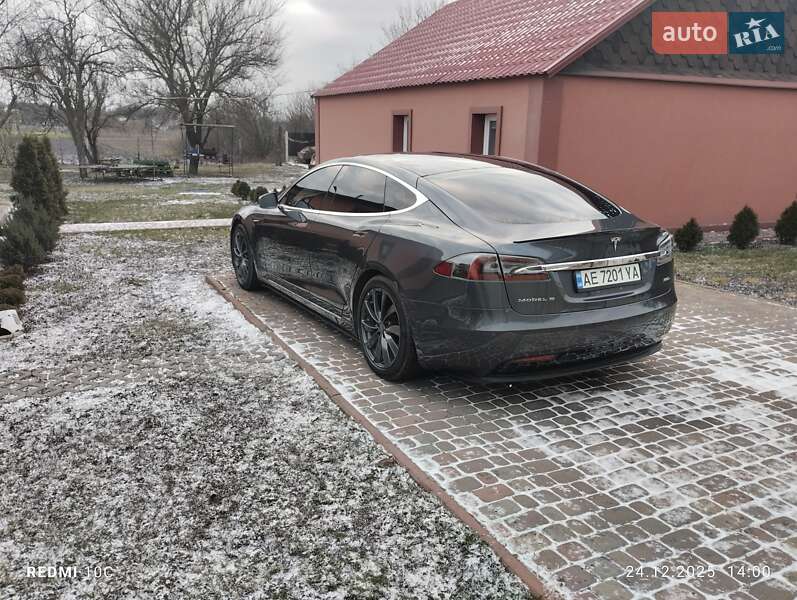 Ліфтбек Tesla Model S 2018 в Павлограді фото 9 Ліфтбек Tesla Model S 2018 в Павлограді