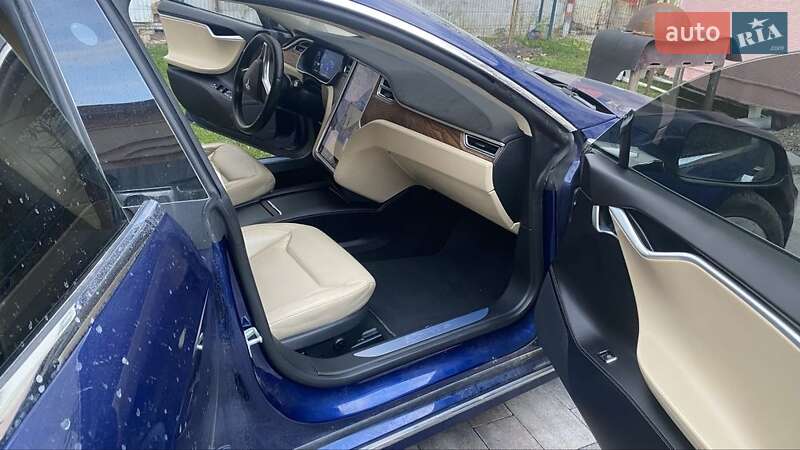 Лифтбек Tesla Model S 2016 в Львове фото 7 Лифтбек Tesla Model S 2016 в Львове