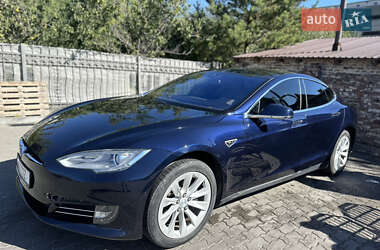 Лифтбек Tesla Model S 2015 в Львове