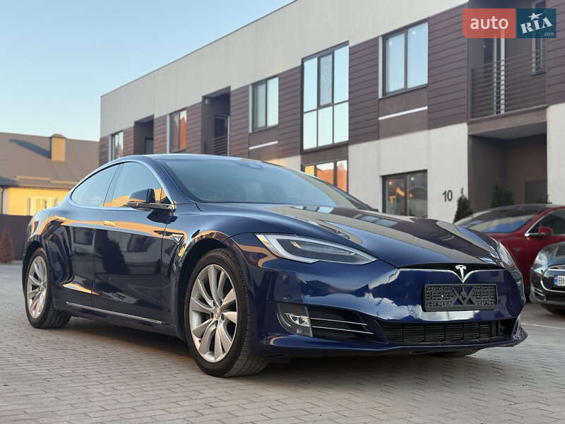 Ліфтбек Tesla Model S 2016 в Одесі