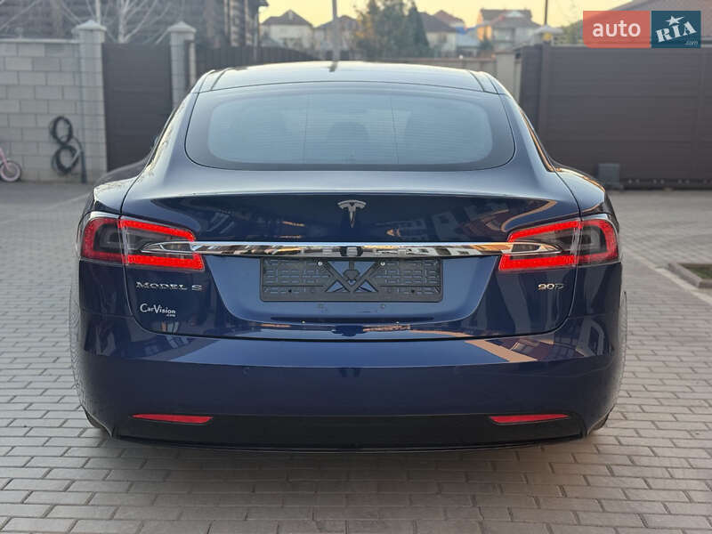 Ліфтбек Tesla Model S 2016 в Одесі