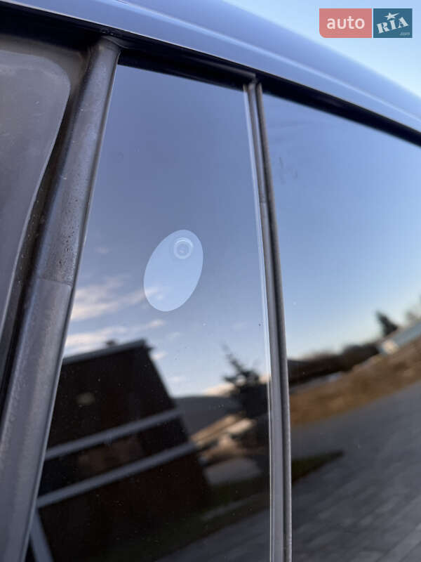 Ліфтбек Tesla Model S 2019 в Тячеві