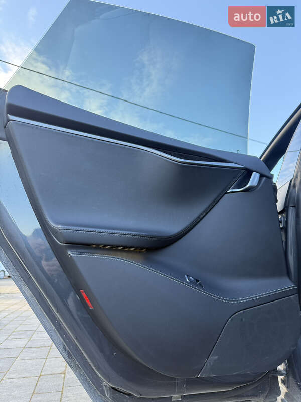Ліфтбек Tesla Model S 2019 в Тячеві
