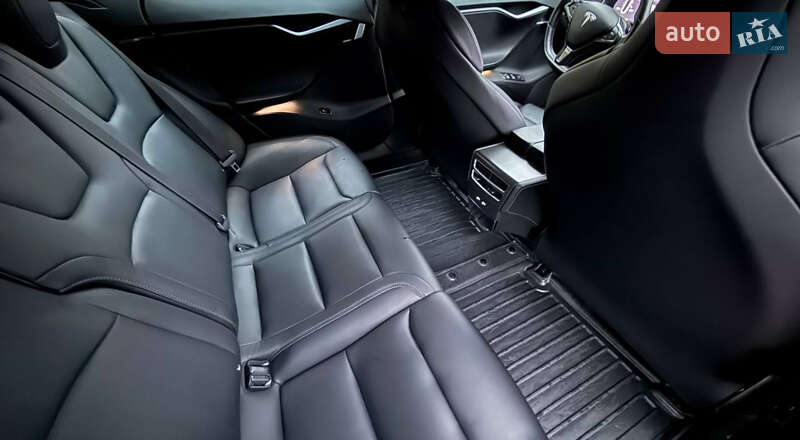 Лифтбек Tesla Model S 2019 в Киеве