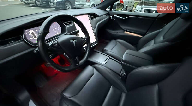 Лифтбек Tesla Model S 2019 в Киеве