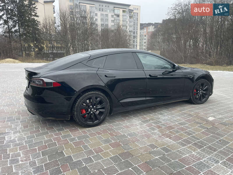 Ліфтбек Tesla Model S 2015 в Тернополі