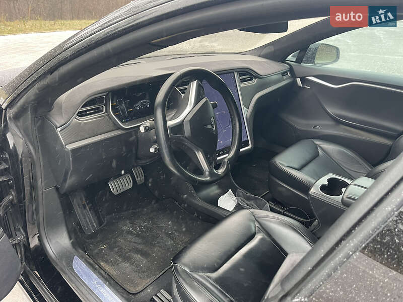 Ліфтбек Tesla Model S 2015 в Тернополі