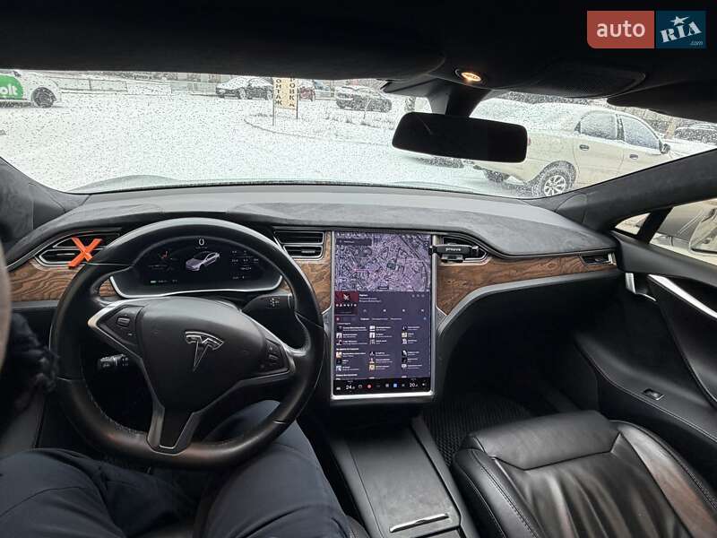 Лифтбек Tesla Model S 2017 в Запорожье