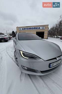 Лифтбек Tesla Model S 2017 в Запорожье