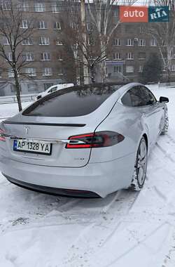 Лифтбек Tesla Model S 2017 в Запорожье