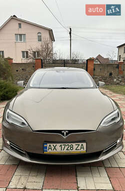 Лифтбек Tesla Model S 2016 в Киеве